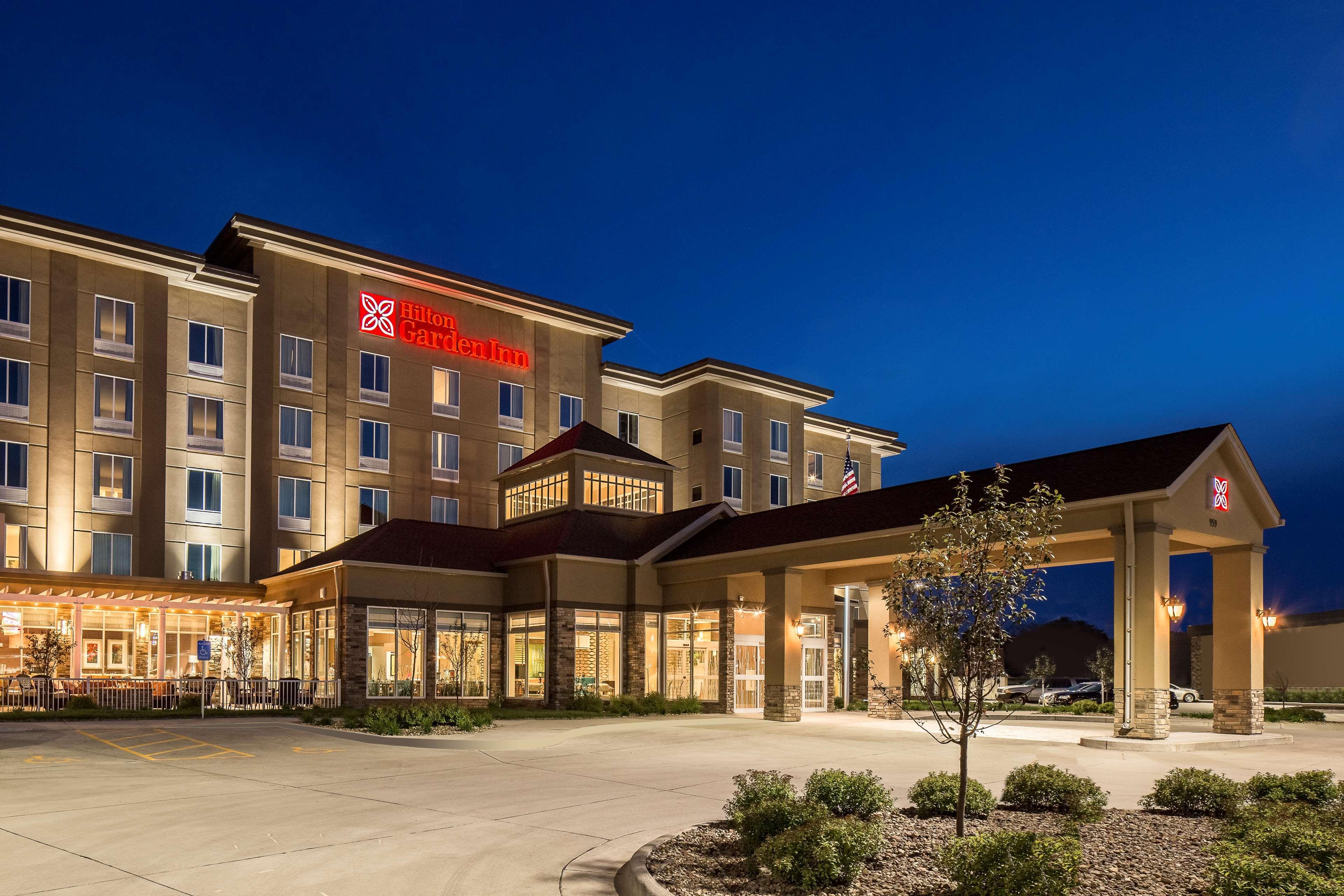 Hilton Garden Inn Bettendorf/ Quad Cities Exterior photo