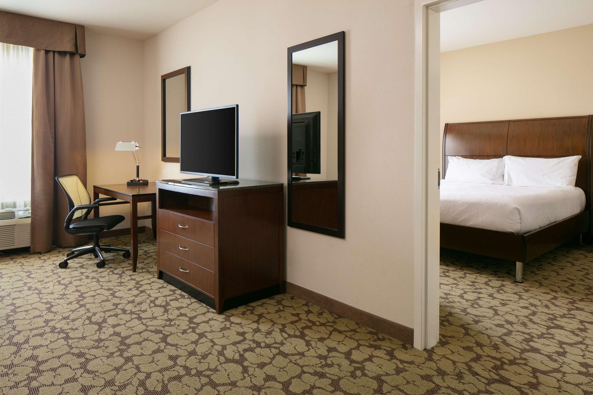Hilton Garden Inn Bettendorf/ Quad Cities Exterior photo